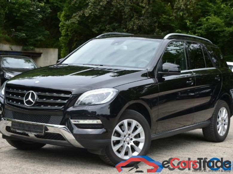 Mercedes ML 350CDI 258pk Aut. Blue TEC 4-Matic Xenon Part Leather Navi (total options : 7 899,98 euro) #1