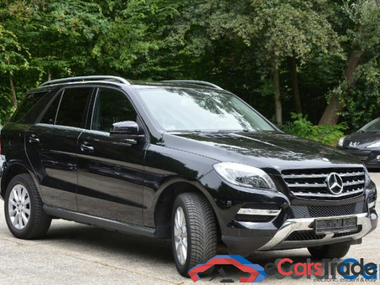 Mercedes ML 350CDI 258pk Aut. Blue TEC 4-Matic Xenon Part Leather Navi (total options : 7 899,98 euro) #2