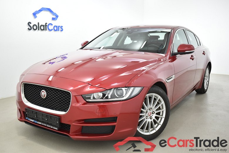 Jaguar XE 2.0 D E-Performance Prestige Xenon Navi Meridian Sport-Leather KeylessGo Camera Klima PDC ...
