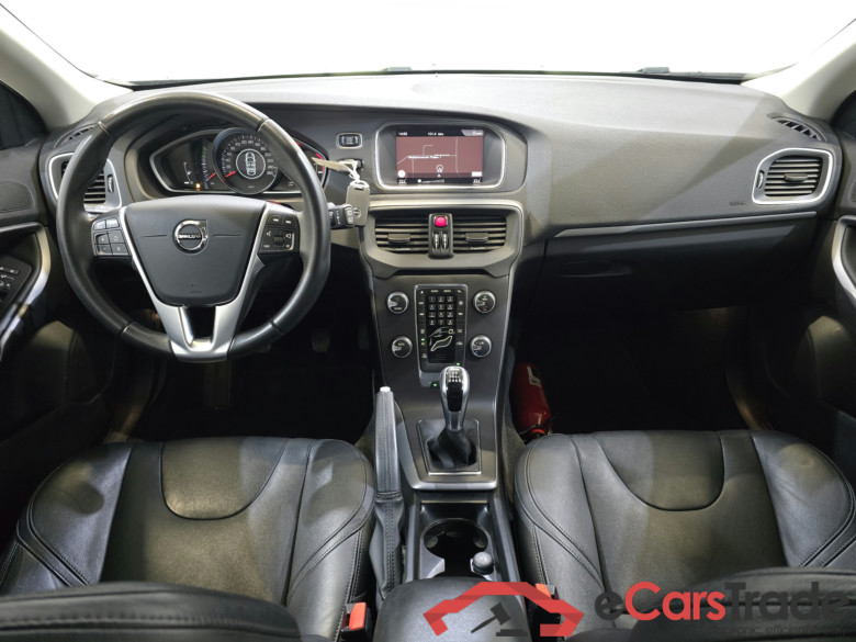 Volvo V40 2.0 D2 Black Edition LED Navi Leather KeylessGo Camera Klima PDC ... #6