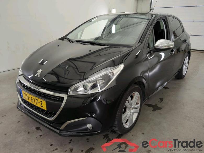 Peugeot 208 11-18 Peugeot 208 Signature 1.2 PureTech 82 5d