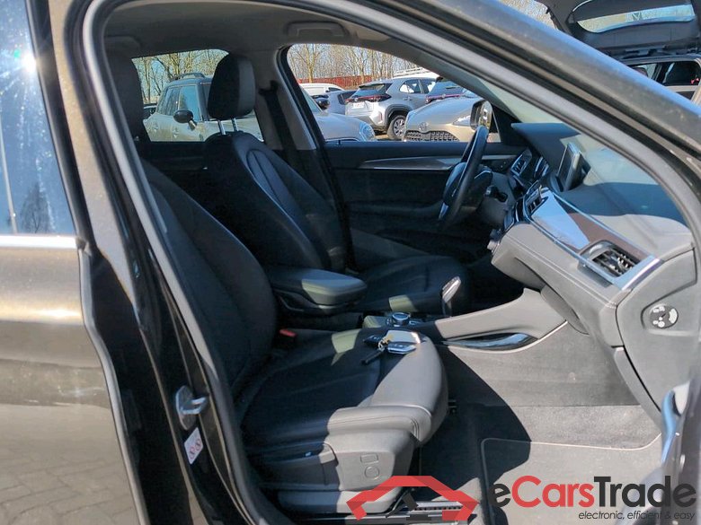 BMW - BMW X1 sDrive18dA 150PK Xline Business Edition & Pack Business With Heated Seats & LED & Rear Camera &  Removable Trailer Hook #3