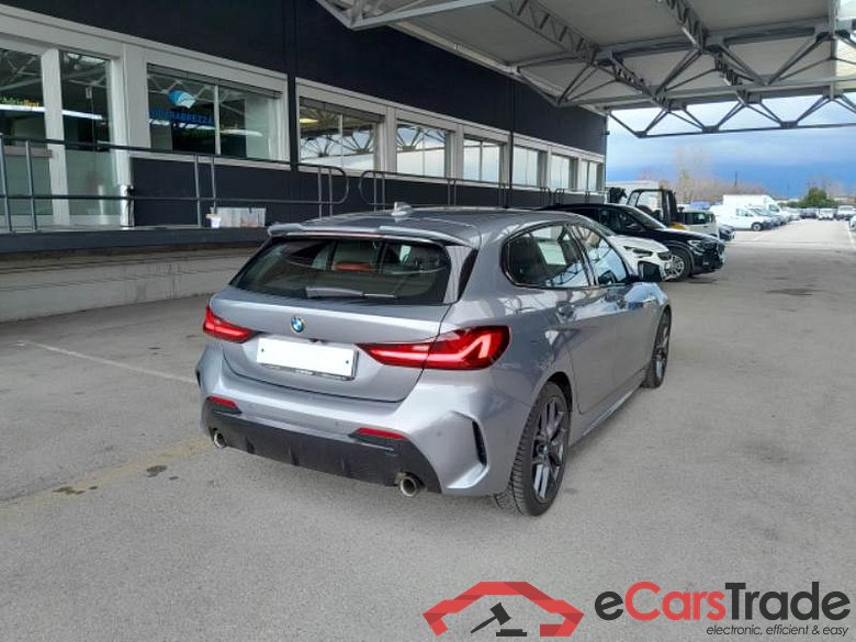 BMW 64 BMW SERIE 1 / 2019 / 5P / BERLINA 118D COLORVISION EDITION #2
