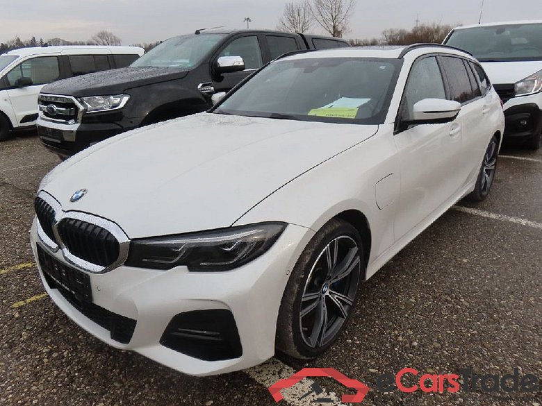 BMW 3-Serie Touring ´18 Baureihe 3 Touring 330 e M Sport 2.0 185KW AT8 E6d #1