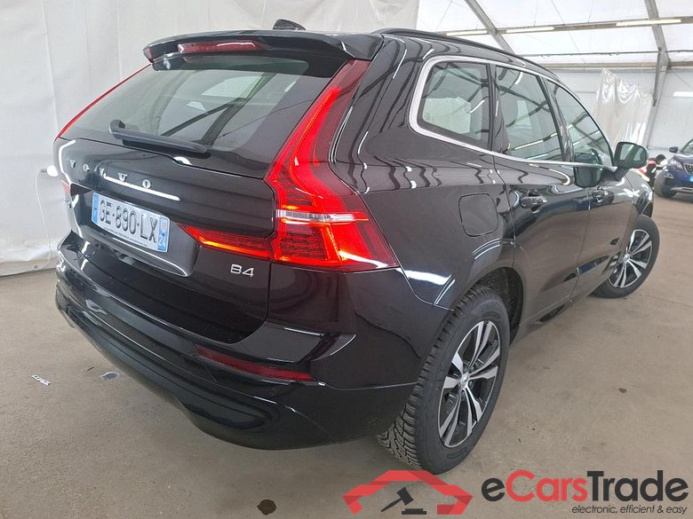 Volvo B4 197 Geartro Momentum Business VOLVO XC60 / 2021 / 5P / SUV B4 197 Geartro Momentum Business #3