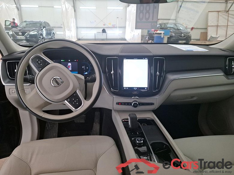 Volvo B4 197 Geartro Momentum Business VOLVO XC60 / 2021 / 5P / SUV B4 197 Geartro Momentum Business #5