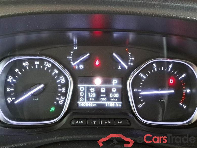 Peugeot 74 PEUGEOT TRAVELLER / 2016 / 5P / MONOVOLUME BLUEHDI 180 SeS EAT8 ALLURE STANDARD #4