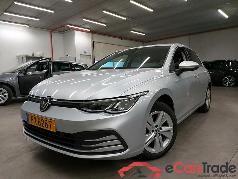 VOLKSWAGEN - VW  GOLF TSI 110PK Life & Nav Discover Media & Climatronic & Light & View Pack  * PETROL *