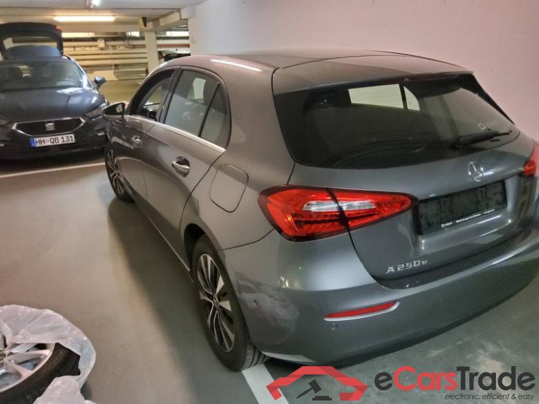 Mercedes-Benz A -Klasse (BM 177)(03.2018->) DE - LimS5 A 250 e EU6d, (EURO 6d), 2019 - 2022 #4