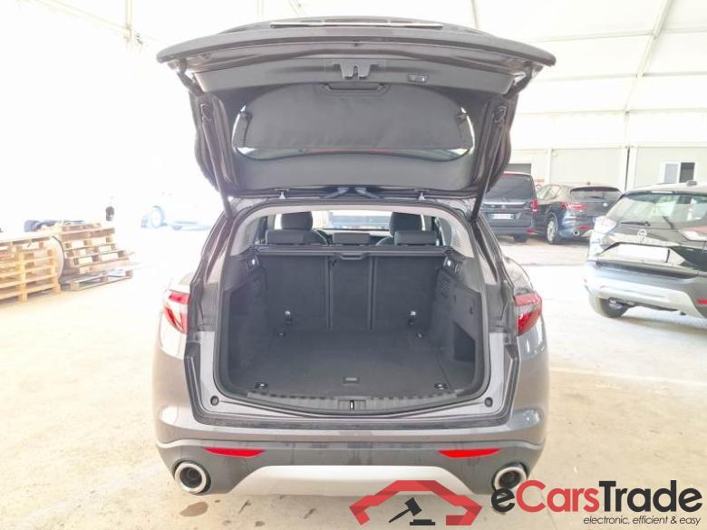 AlfaRomeo 2.2 BUS ALFA ROMEO STELVIO / 2017 / 5P / SUV 2.2 TURBO DIESEL 190CV BUSINESS AT8 Q4 #5