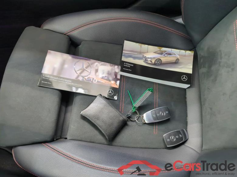 Mercedes A-Class Lim '18 Mercedes-Benz A-Klasse Limousine A 250 e 8G-DCT Business Sol AMG Limited 4d #4
