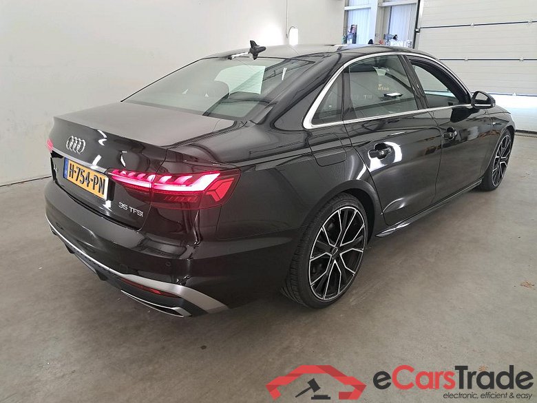 Audi A4 Limousine '19 Audi A4 Limousine 35 TFSI S tronic Launch edition Sport 4d #2