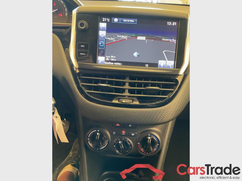 Peugeot 208 1.2 PureTech Style Navi Klima PDC ... #6