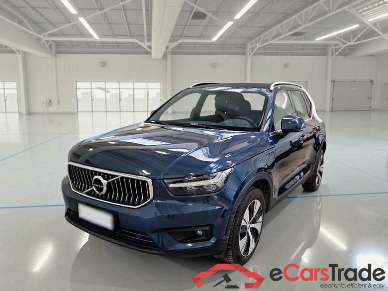 Volvo 228 VOLVO XC40 / 2017 / 5P / SUV T5 PLUG-IN HYBRID AUTO RECH INSCRIP EXPR #1
