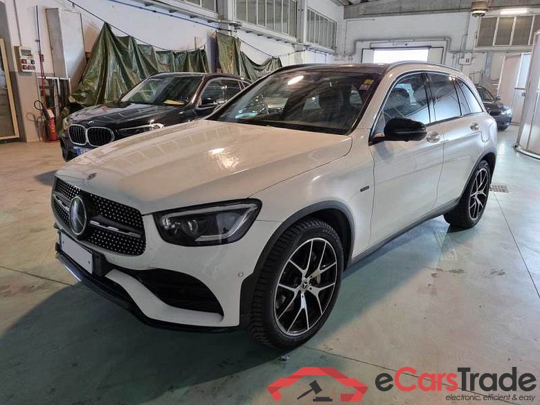 Mercedes 67 MERCEDES-BENZ GLC / 2019 / 5P / SUV 300 E 4MATIC PLUG-IN HY. PREMIUM PLUS A.