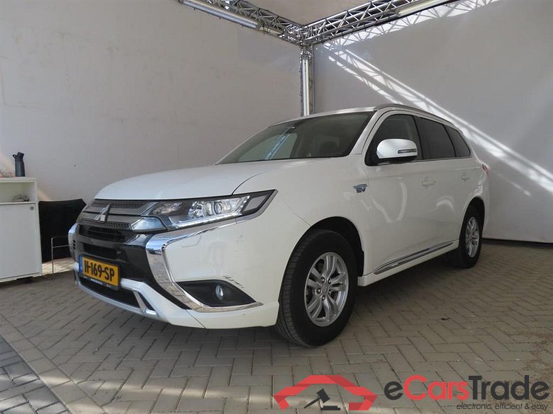 MITSUBISHI OUTLANDER 2.4 PHEV Pure