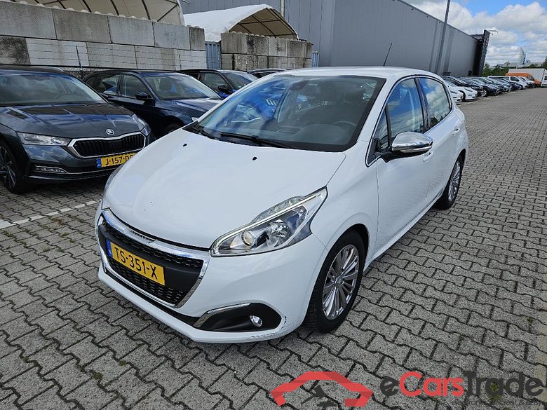 PEUGEOT 208 61 kW #1