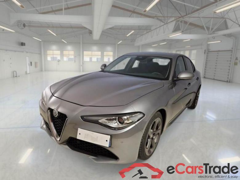 AlfaRomeo 59 ALFA ROMEO GIULIA / 2016 / 4P / BERLINA 2.2 TURBO AT8 160CV SPORT-TECH #1