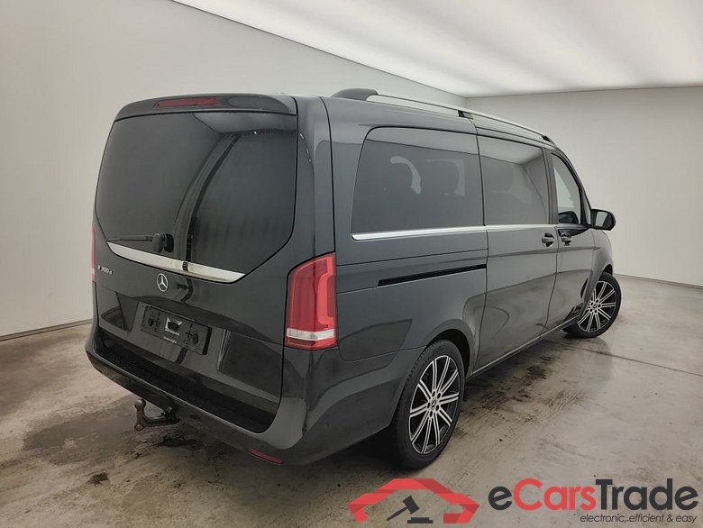 Mercedes-Benz V-Klasse V 300 d L2 9G-TRONIC Avantgarde 5d 7pl #2
