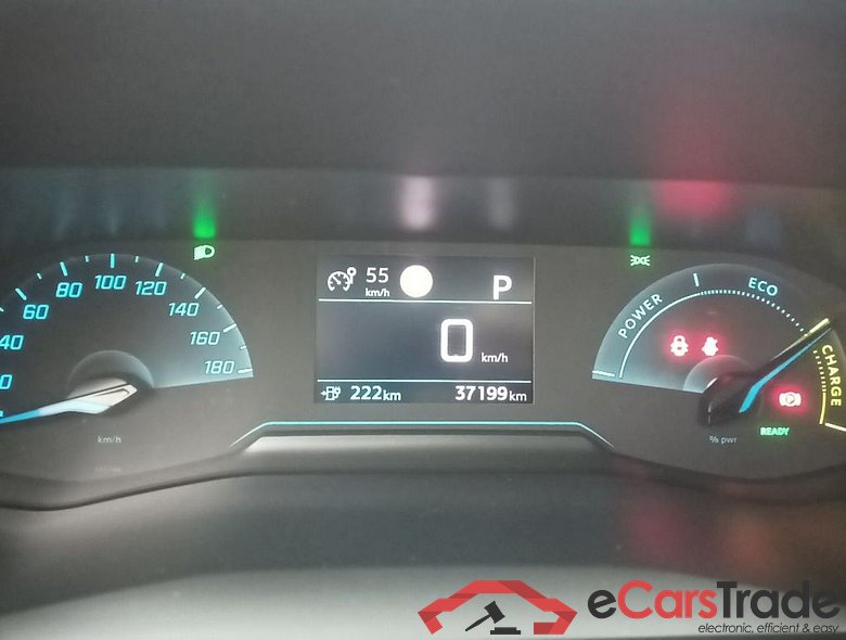 PEUGEOT E-2008 50 kWh Allure 5d #6