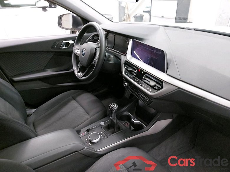 BMW - BMW 1 HATCH 116d 116PK Advantage Pack Business With HEated Seats & Live CockPit Nav Plus & Parking Assistant Pack #3