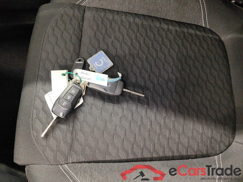 FORD PUMA DIESEL 1.5 TDCi 120 Titanium (EU6d) 5d #4