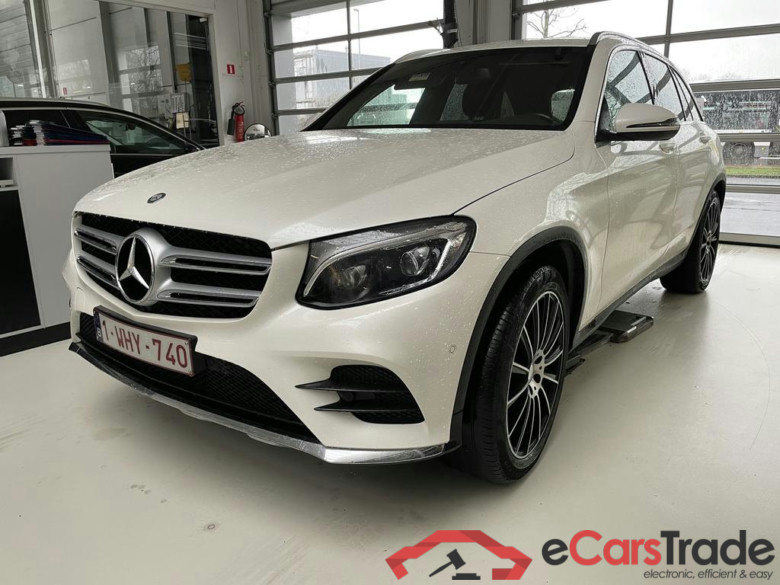 Mercedes GLC 250 AMG 4Matic Aut. LED-MultiBeam Navi Sport-Leather Klima PDC ...