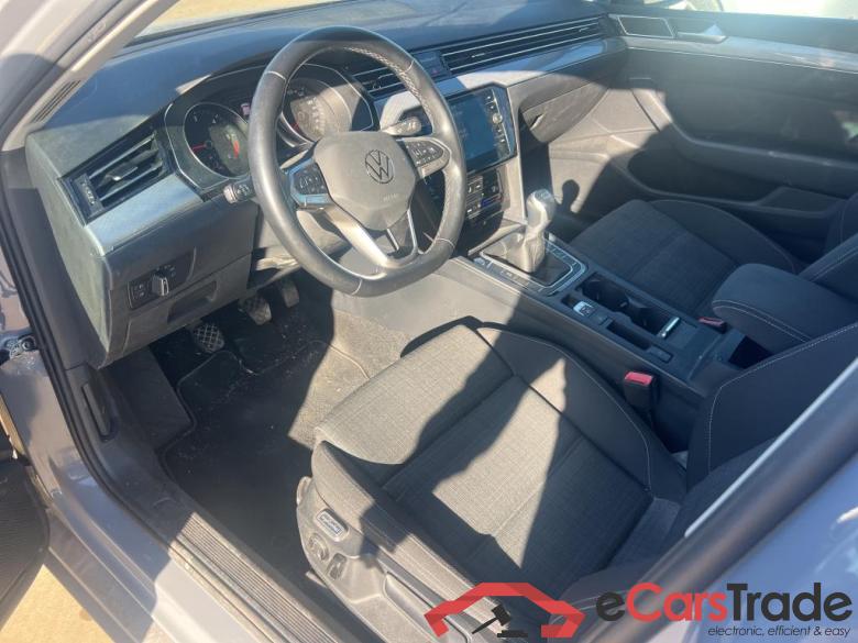 VOLKSWAGEN Passat / 2019 / 4P / sedán Executive 2.0 TDI 110kW (150CV) #3