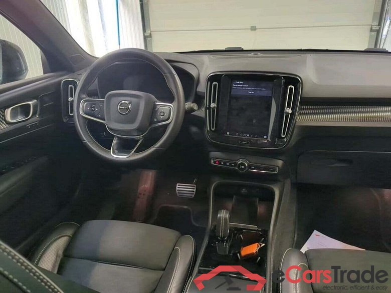 VOLVO XC40 Recharge P8 AWD RDes #3