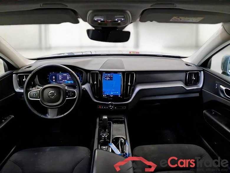 VOLVO XC60 / 2021 / 5P / SUV B4 D AWD AUTOMATICO MOMENTUM PRO MY22 #3