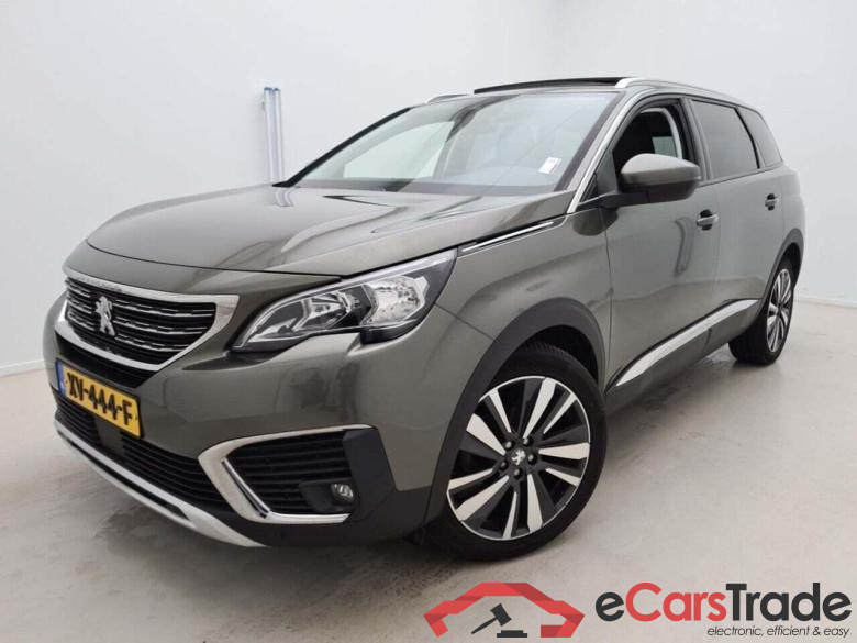 PEUGEOT 5008 1.2 PureTech Allure