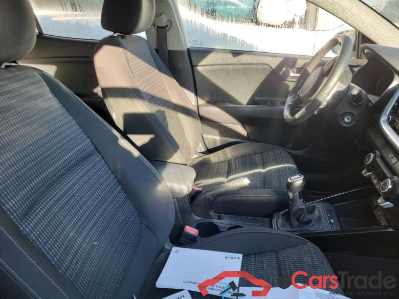 KIA Stonic / 2017 / 5P / todoterreno 1.0 T-GDi 88kW (120CV) MHEV iMT Drive #6