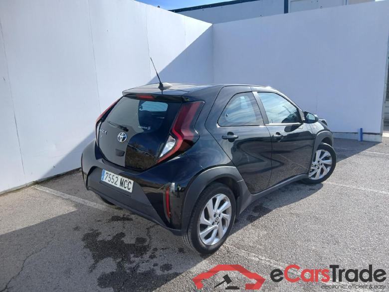 TOYOTA Aygo X Cross / 2022 / 5P / todoterreno 1.0 VVT-I 72CV Play #2