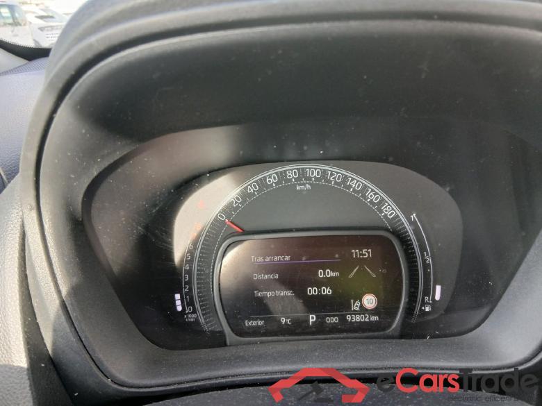 TOYOTA Aygo X Cross / 2022 / 5P / todoterreno 1.0 VVT-I 72CV Play #4