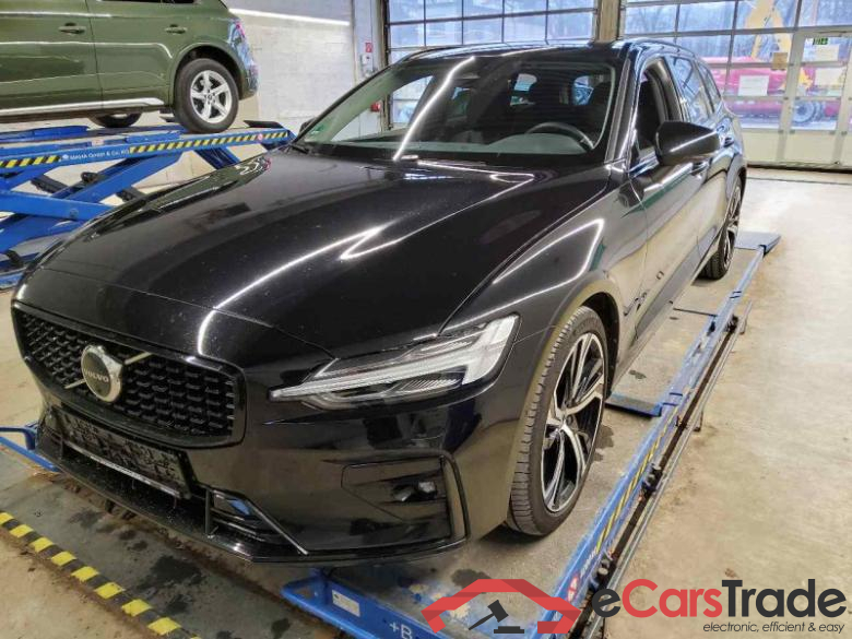 Volvo V60 Kombi (2018->) DE - Kb5 B5 (Benzin) AWD EU6d, Plus Dark Mild-Hybrid AWD (EURO 6d), 2021 - 2022