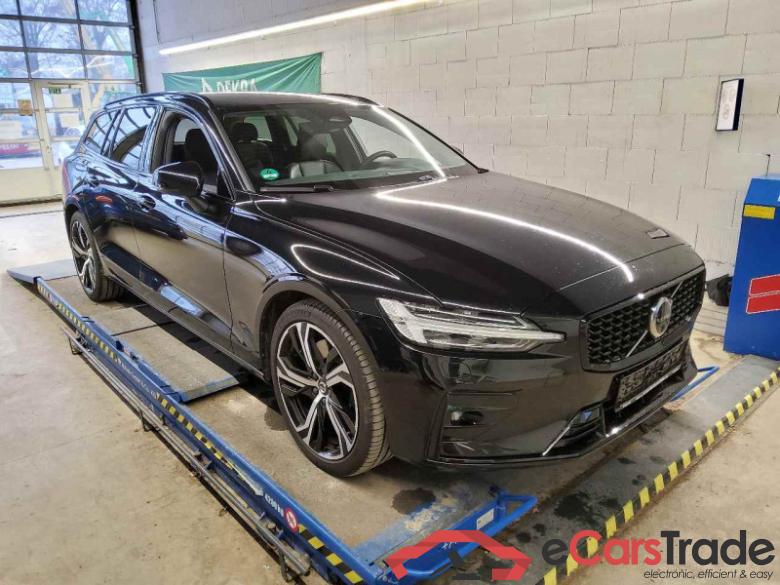Volvo V60 Kombi (2018->) DE - Kb5 B5 (Benzin) AWD EU6d, Plus Dark Mild-Hybrid AWD (EURO 6d), 2021 - 2022 #2
