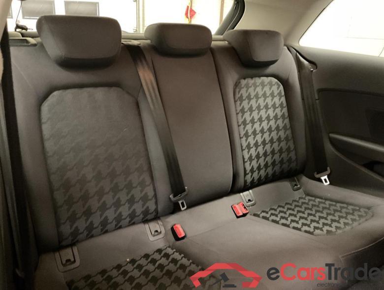 AUDI A3 Audi A3 3 portes Attraction 1.6 TDI ultra  81(110) kW(ch) 6 vitesses #3