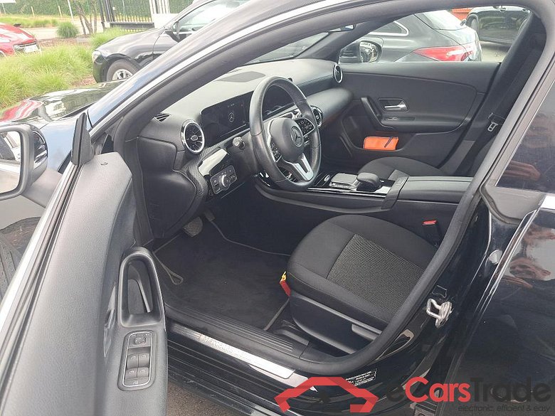 Mercedes CLA 180d SB Navi KeylessGo Camera Klima PDC ... #5