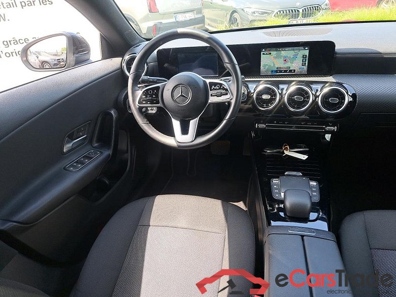 Mercedes CLA 180d SB Navi KeylessGo Camera Klima PDC ... #6