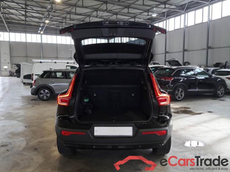 VOLVO XC40 / 2021 / 5P / SUV T4 RECHARGE PLUG-IN AUTO PLUS DARK #5