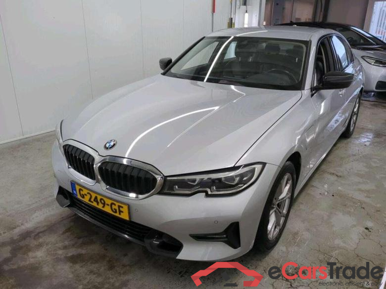 BMW 3-serie 330e High Executive
