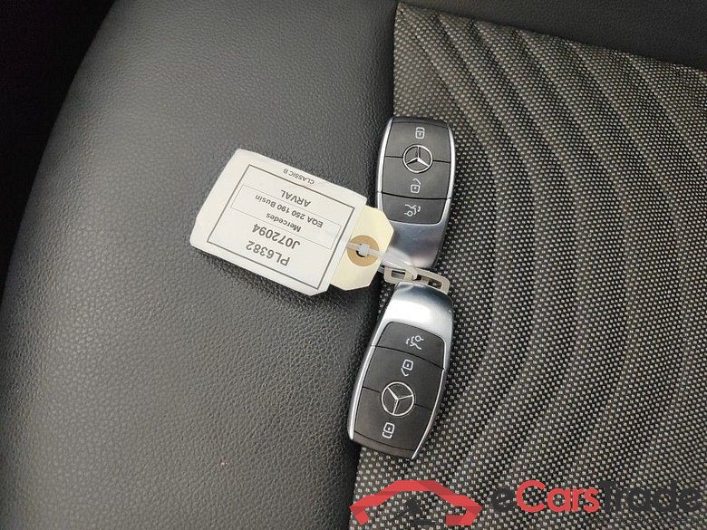 MERCEDES EQA (H293) 66.5 kWh EQA 250 Business Line 5d #4