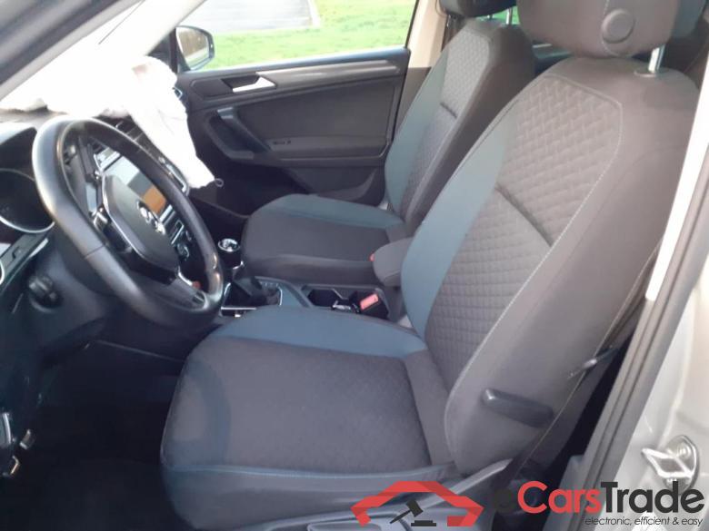 VOLKSWAGEN Tiguan IQ.Drive 2.0 TDI SCR 110 kW (150 ch) 6 vitesses manuel #4