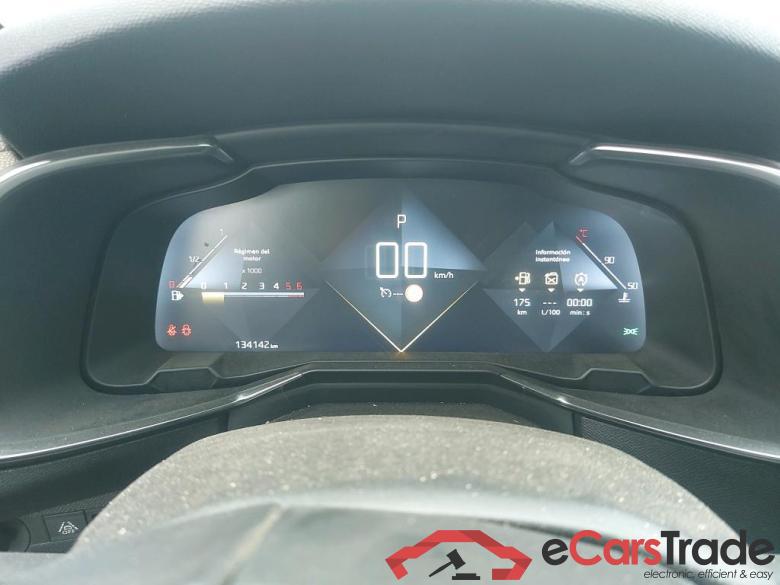 DS DS 7 Crossback / 2017 / 5P / todoterreno BlueHDi DE 96kW (130CV) Auto. CHIC (AC) #4