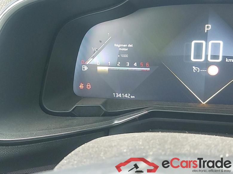 DS DS 7 Crossback / 2017 / 5P / todoterreno BlueHDi DE 96kW (130CV) Auto. CHIC (AC) #5