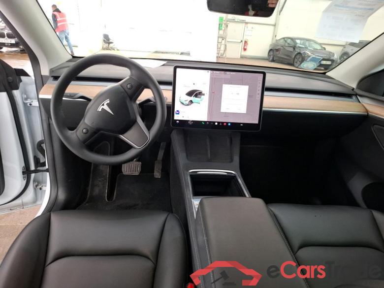 TESLA Model Y / 2021 / 5P / SUV RWD #6