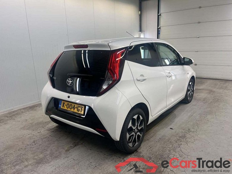 TOYOTA Aygo 1.0 VVT-i x-joy #2