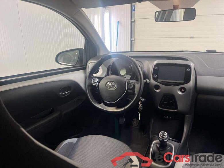 TOYOTA Aygo 1.0 VVT-i x-joy #3