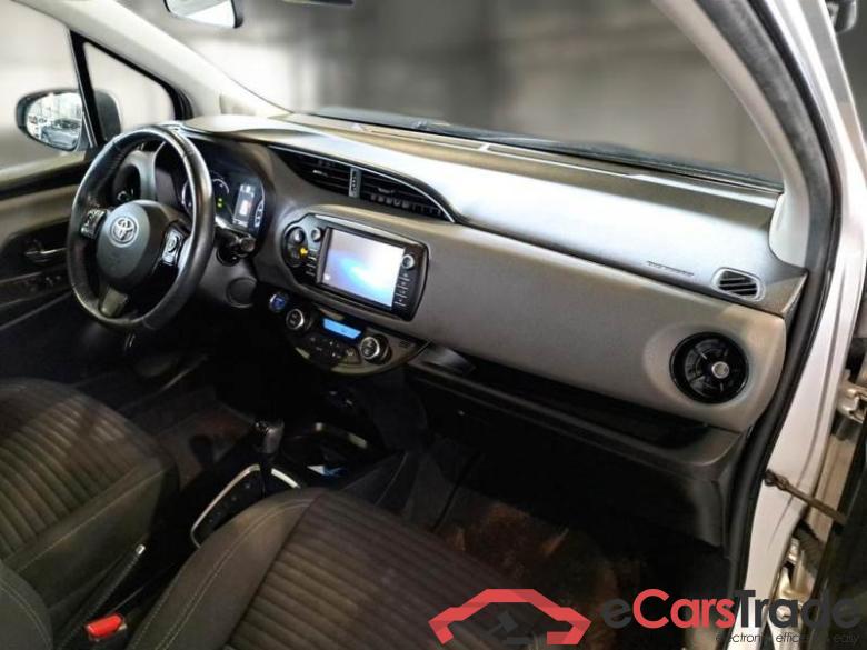 TOYOTA YARIS / 2017 / 5P / BERLINA 1.5 HYBRID BUSINESS #3
