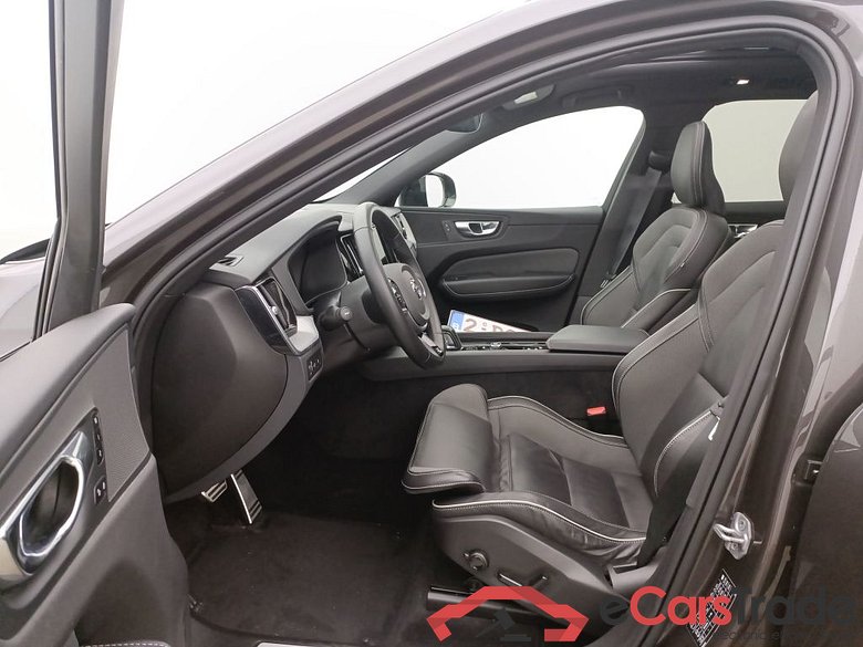 Volvo XC60 T8 4x4 Recharge Geartronic R-Design 5d #3